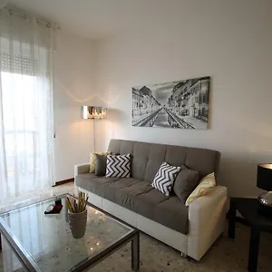 https://house-navigli.it-lombardy.com