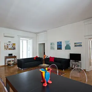 Bella Art Gallery Apartment