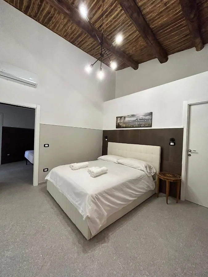 Bed & Breakfast La Suite Del Centro Storico Naples